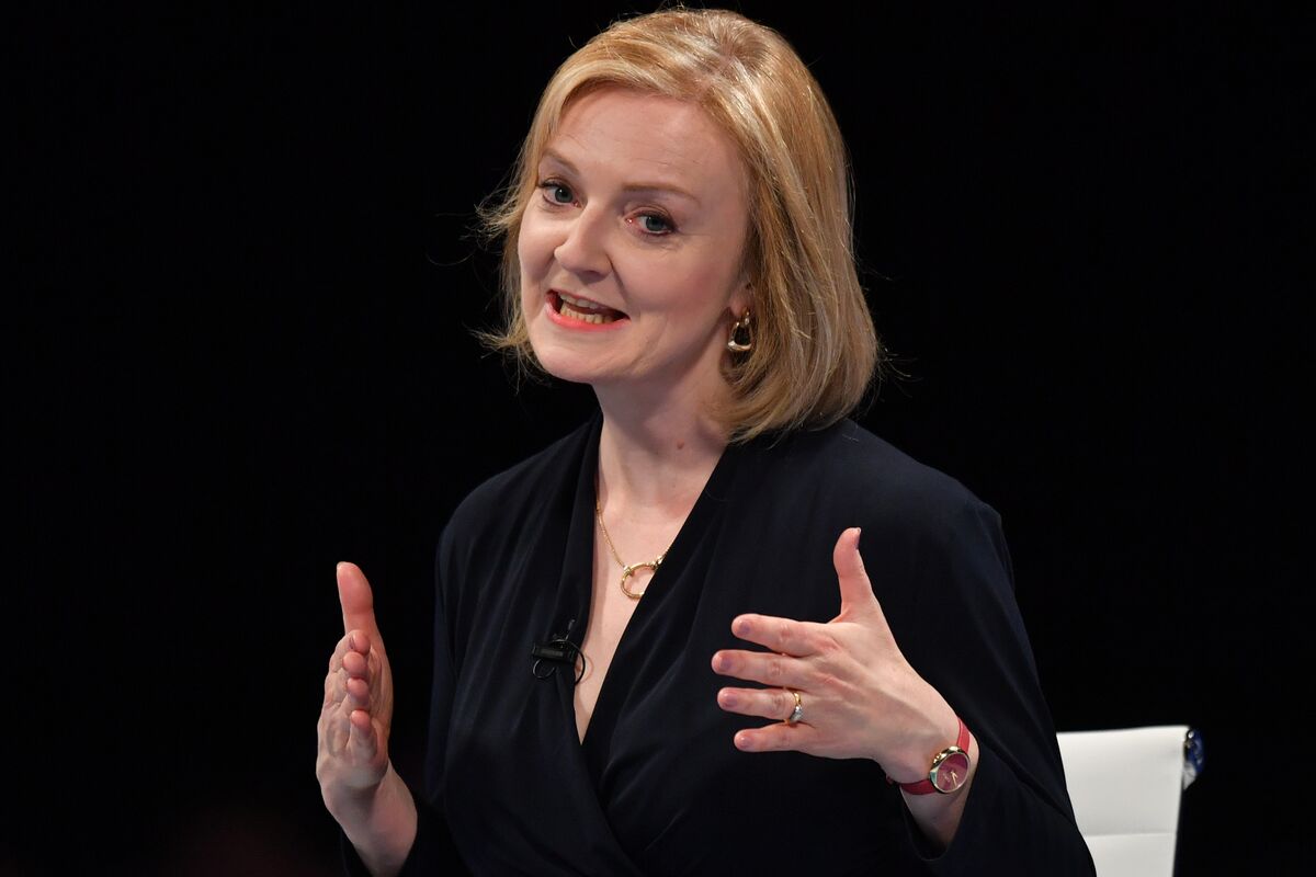 Liz Truss Bounces Back in UK Prime Minister Race After Policy U-Turn ...