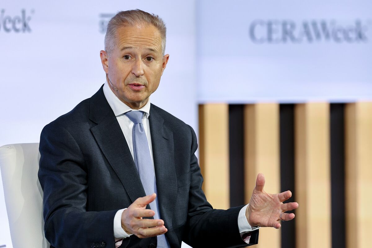 OMV CEO Says Europe Risks Energy Security on Import Restrictions