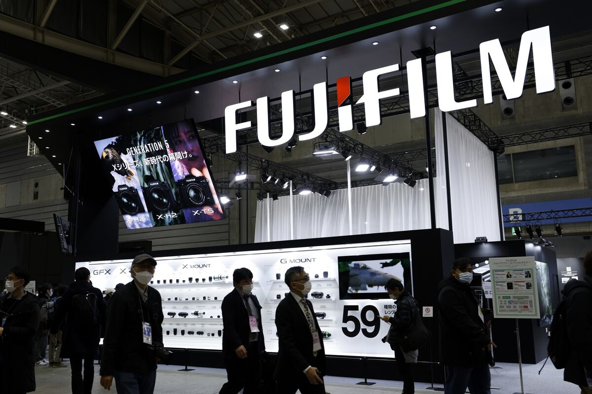 Fujifilm Raises Camera and Lens Prices in the US Amid Tariffs