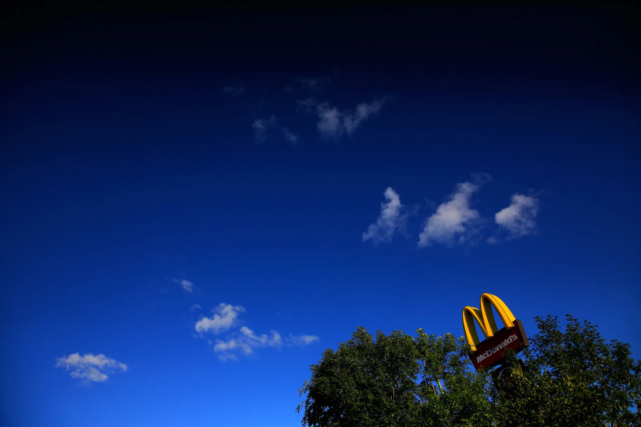 McDonald's Corp. Trials Table Service At U.K. Restaurant