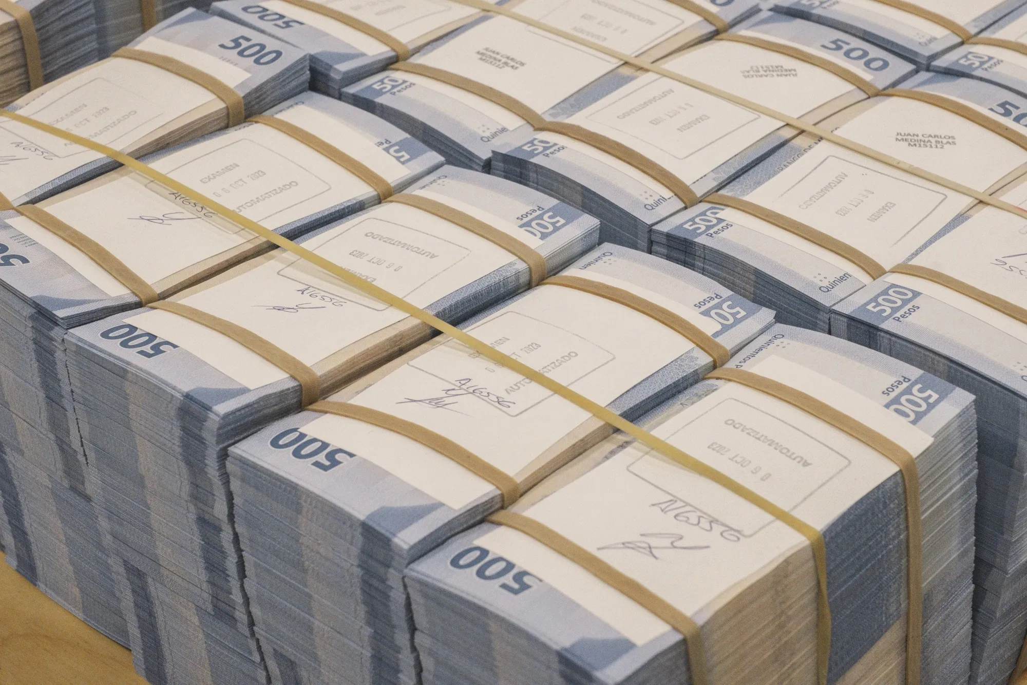 USD/MXN: Banxico Stands Ready to Fight Peso Slump, But It May Not Help -  Bloomberg