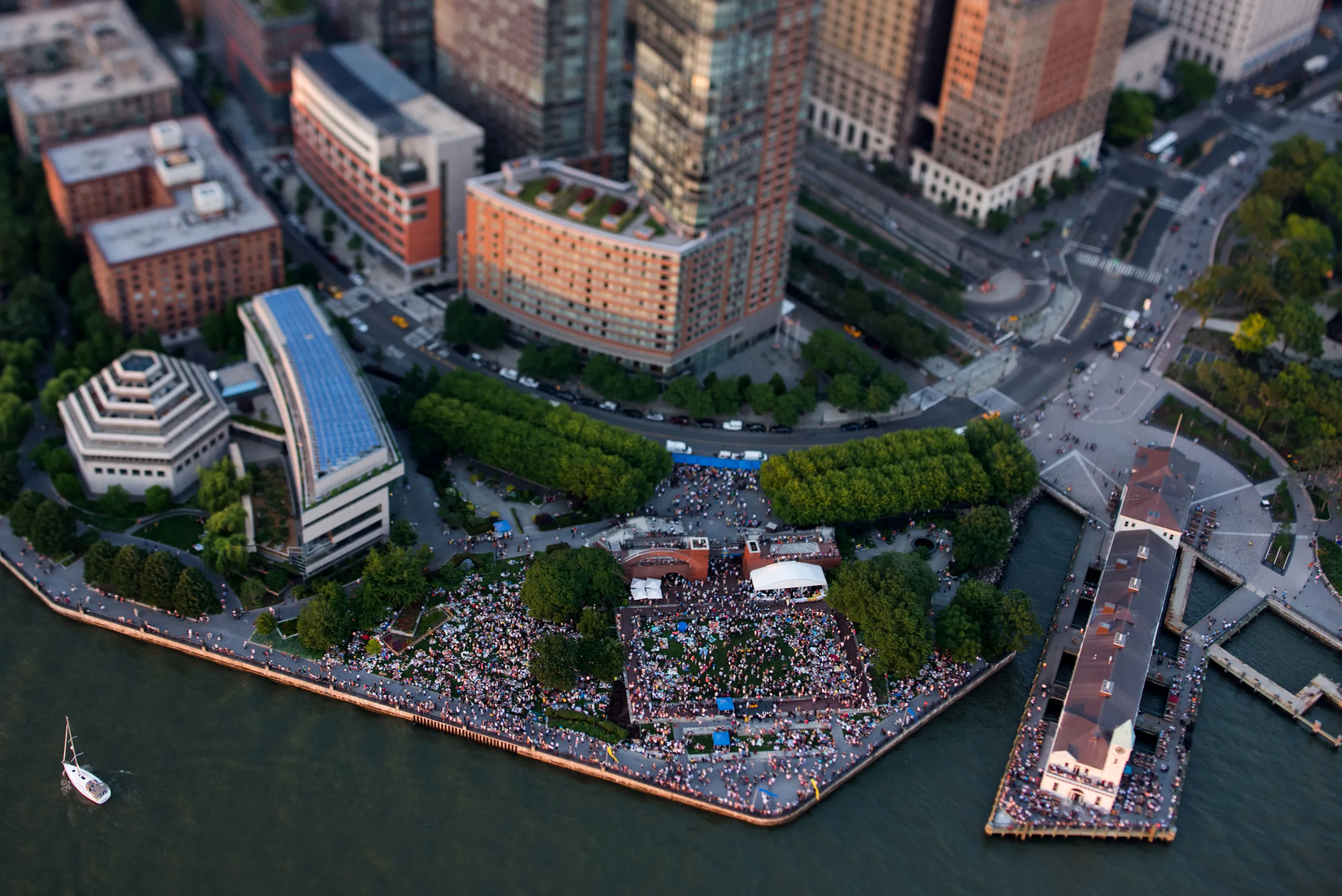 New York Channels $500 Million From Battery Park City to Housing - Bloomberg