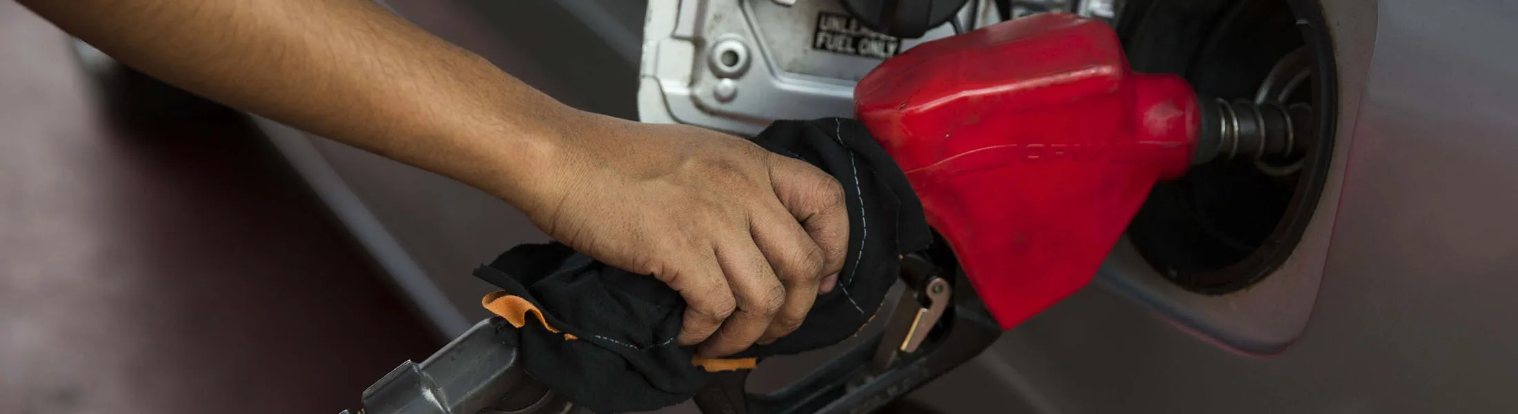 1502839921_philippine oil gas station lede