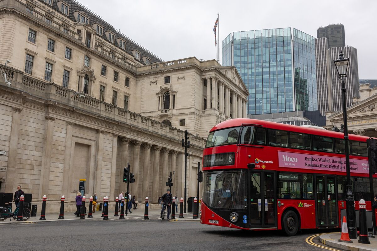 BOE Slows QT Pace to £70 Billion, Limits Long-Dated Sales