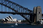 The Sydney Opera House and the Sydney Harbour Bridge in Sydney, Australia.&nbsp;