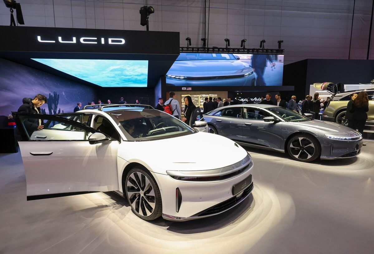 
                            Lucid Sees Muted Output Gains in 2026 as US Plug-In Demand Slows