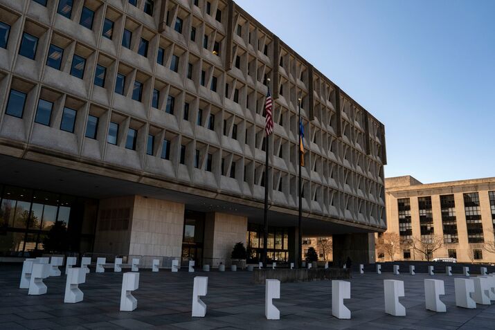 HHS Offers $25,000 Buyout to Workers Amid Trump’s Workforce Cuts