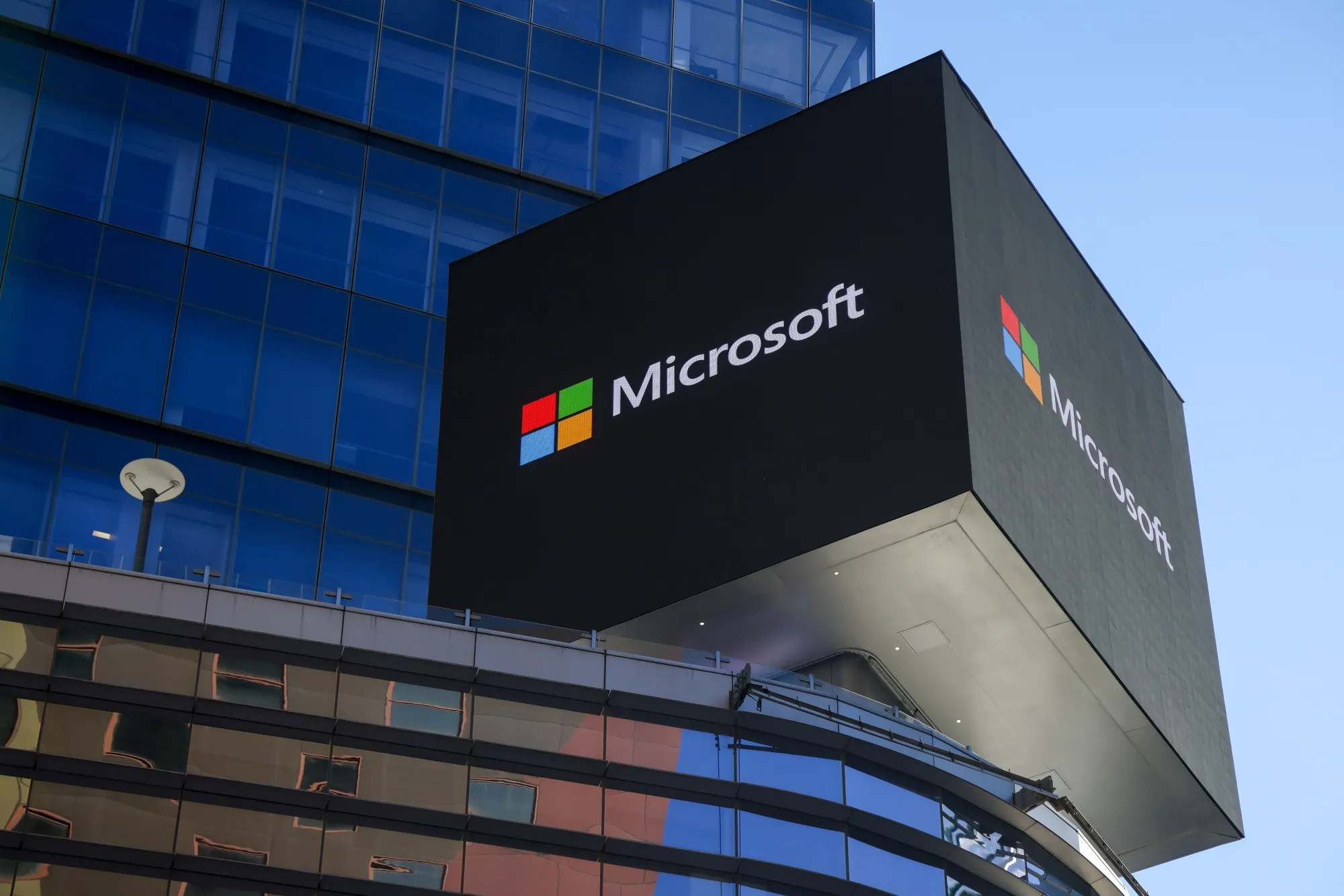 Microsoft (MSFT) Cloud Sales Top Estimates With 48% Azure Growth ...