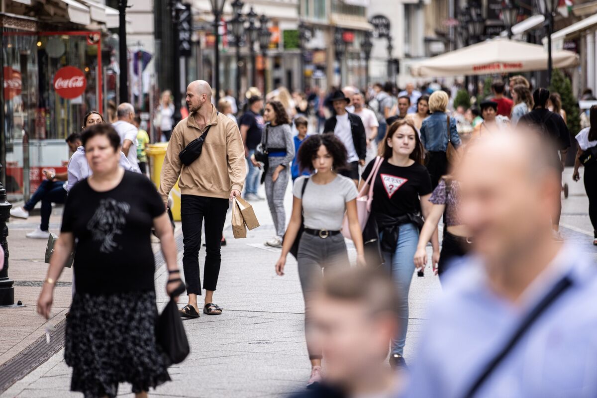 Hungary’s Inflation Dips More Than Expected Within Target Range - Bloomberg