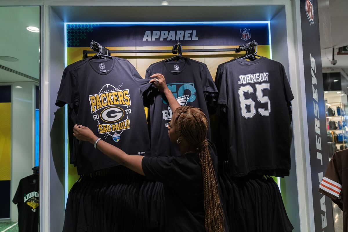 bloomberg.com - Randall Williams - Fanatics Deepens One-Stop Shop Sports Push With Amex Credit Card