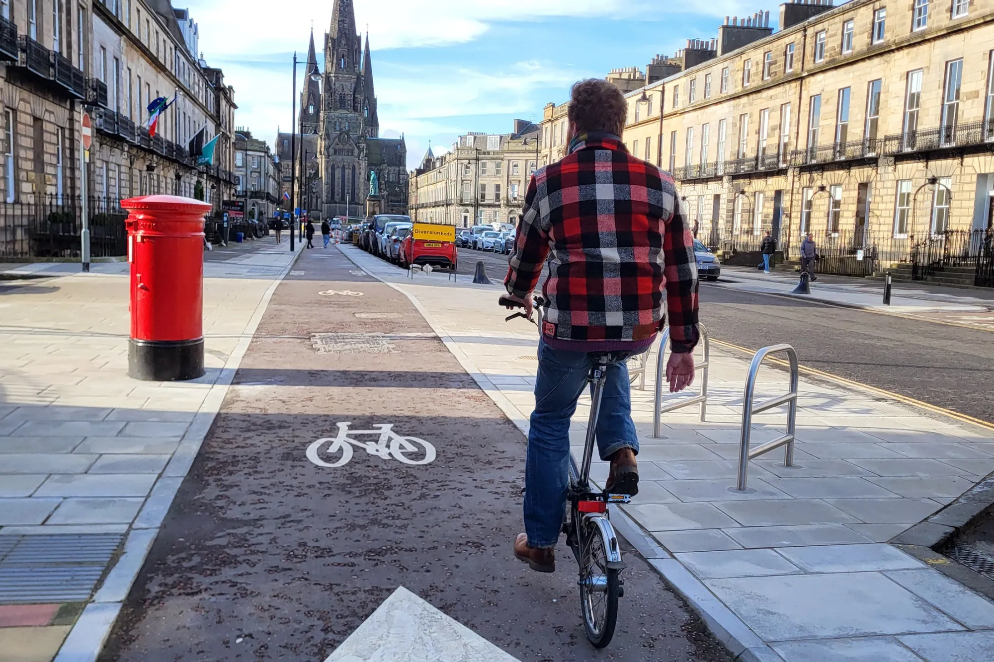 Edinburgh s Unlikely Embrace of Bike Lanes Bloomberg