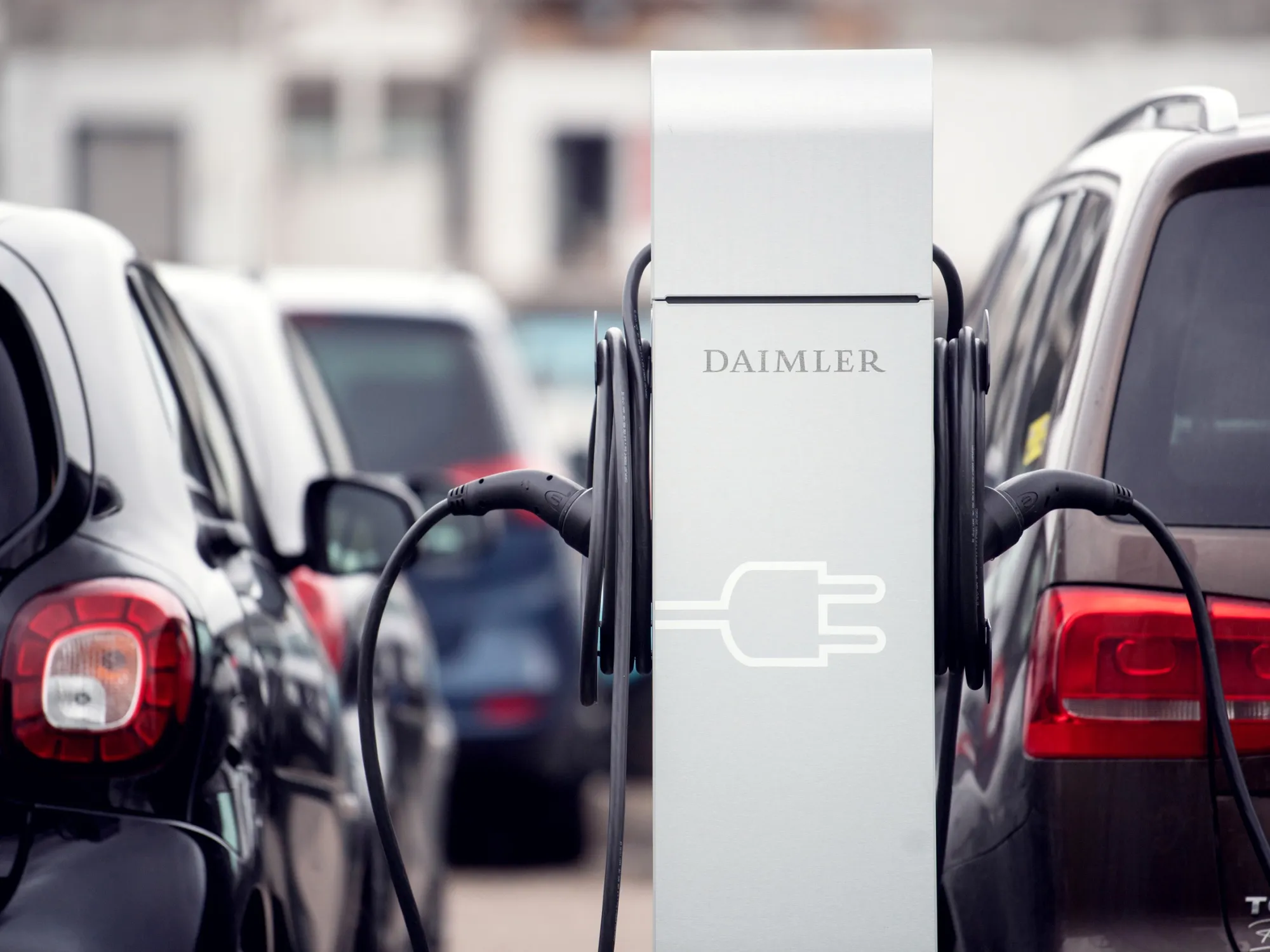Foundation stone laid for Daimler battery factory