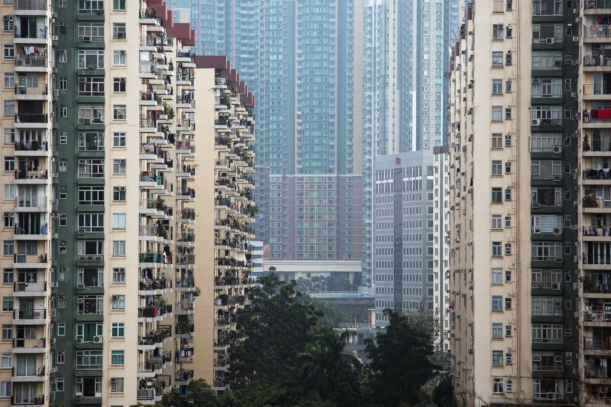 Hong Kong's Tiny Flats Pile Up Unsold - Bloomberg