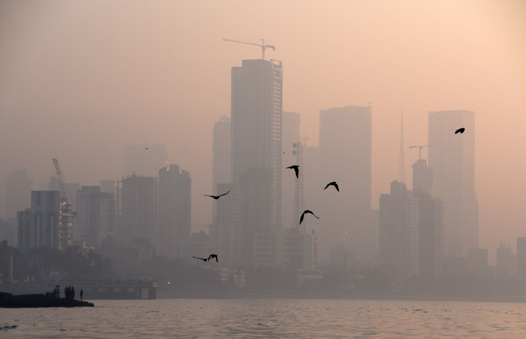 Mumbai’s Skyrocketing Pollution Set To Worsen Health Crisis - Bloomberg