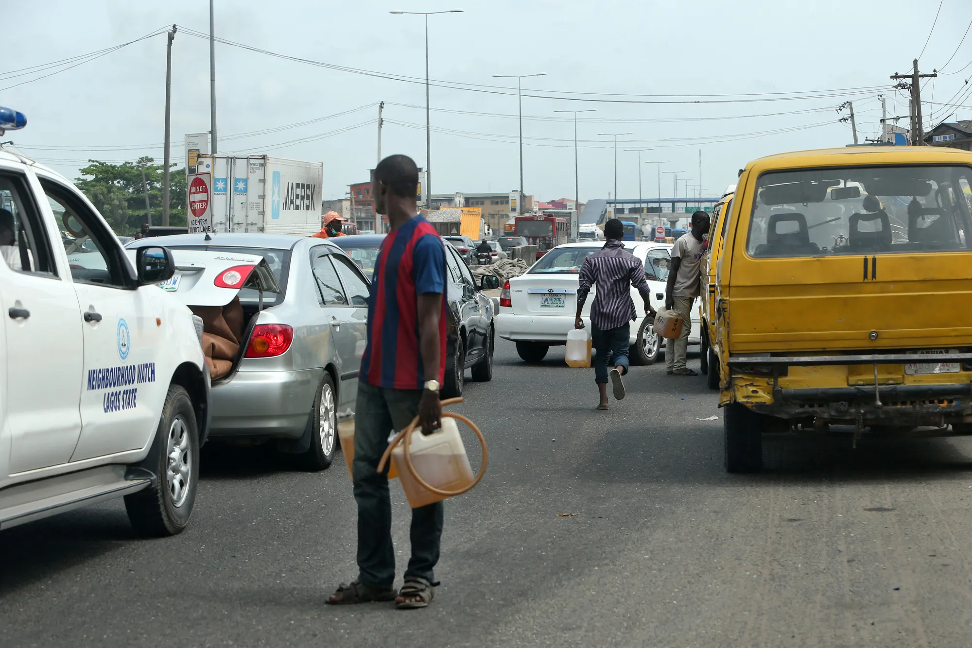 Fuel shortages in Nigeria cause queues at gas stations.