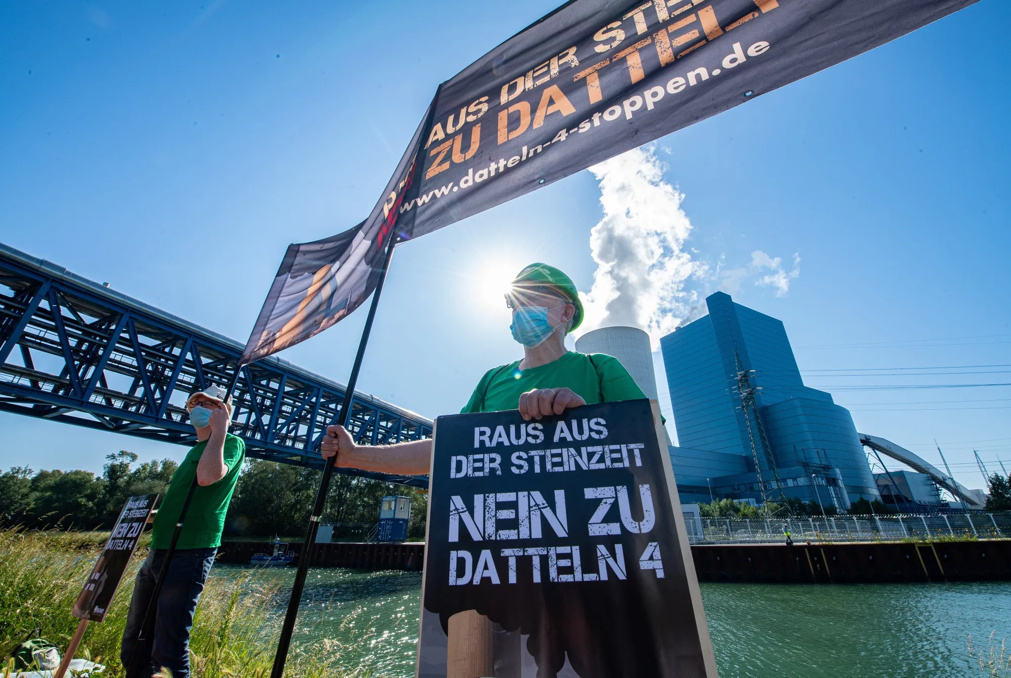 Germany's Newest Coal Plant Becomes Focal Point of Climate Protests -  Bloomberg
