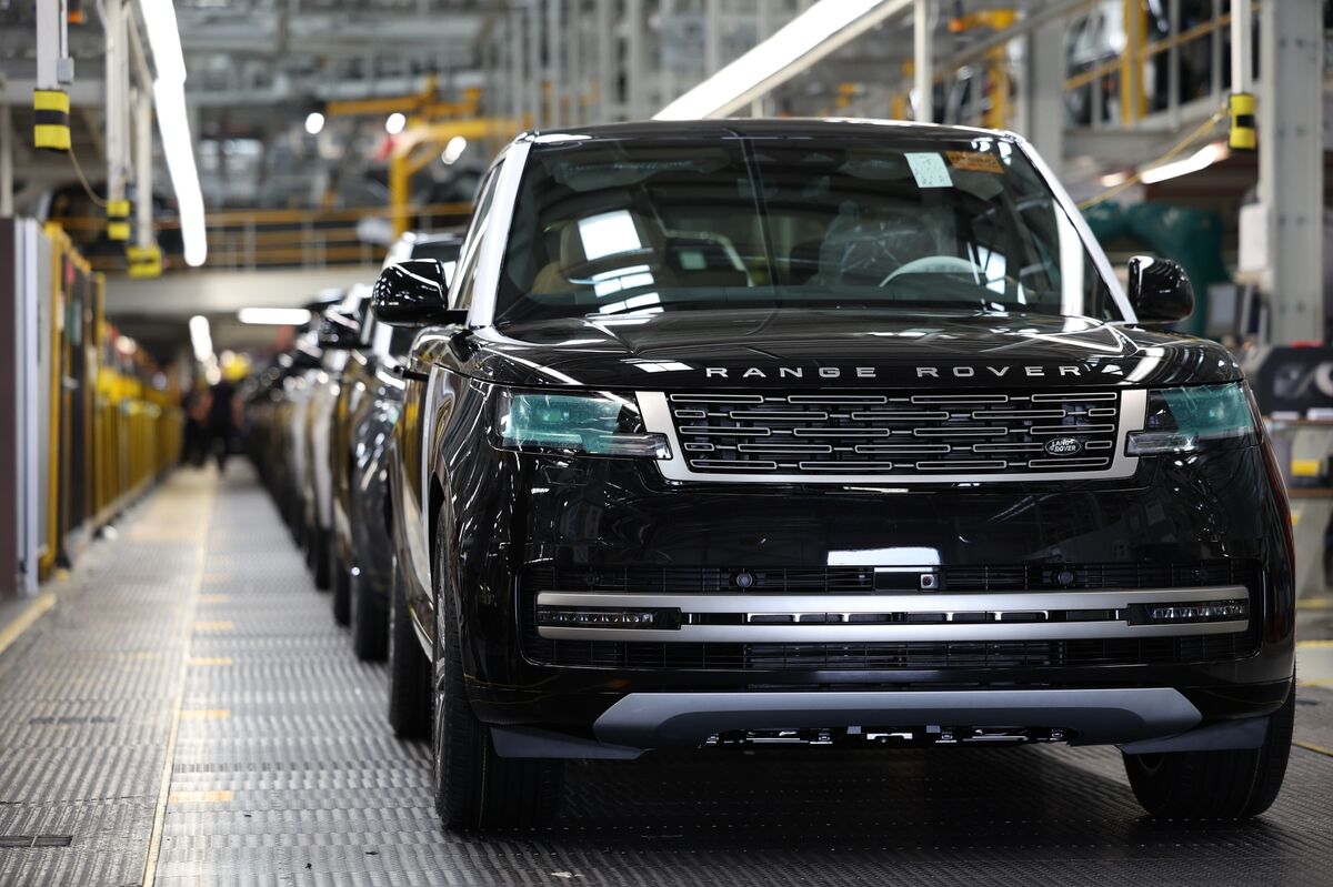 Jaguar Land Rover Gets UK Guarantee for £1.5 Billion Loan Jaguar Land Rover Gets UK Guarantee for £1.5 Billion Loan
