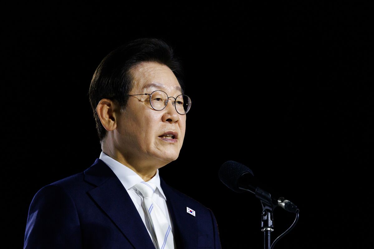 ブルームバーグのニュース記事「韓国大統領、トランプ大統領との初会談で北朝鮮との対話働きかけへ」の画像