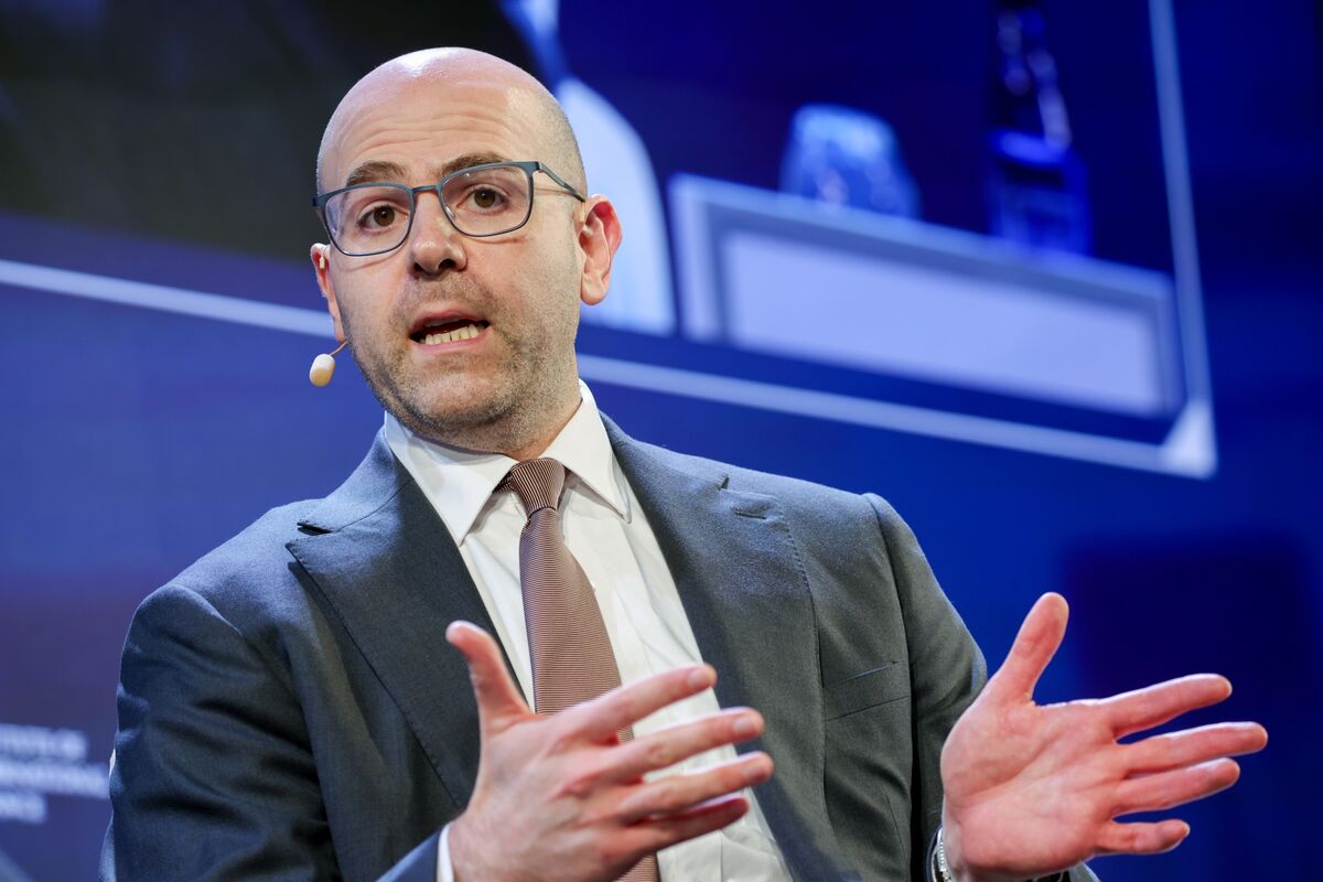 ⚫️ BLOOMBERG: "La Federal Reserve: Politica Monetaria Restrittiva e Sostegno all'Allentamento"