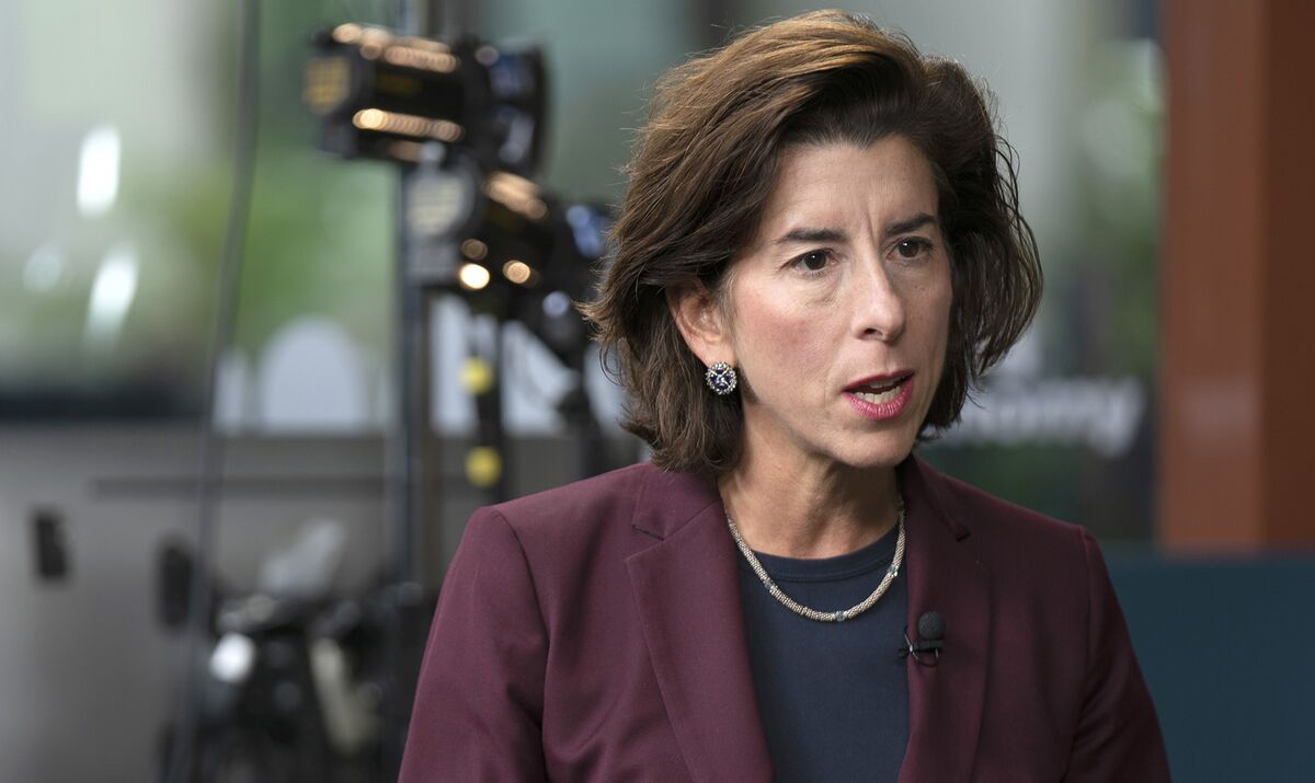 Raimondo Urges $52 Billion Boost to US Chip Making, Backing Biden’s EV ...