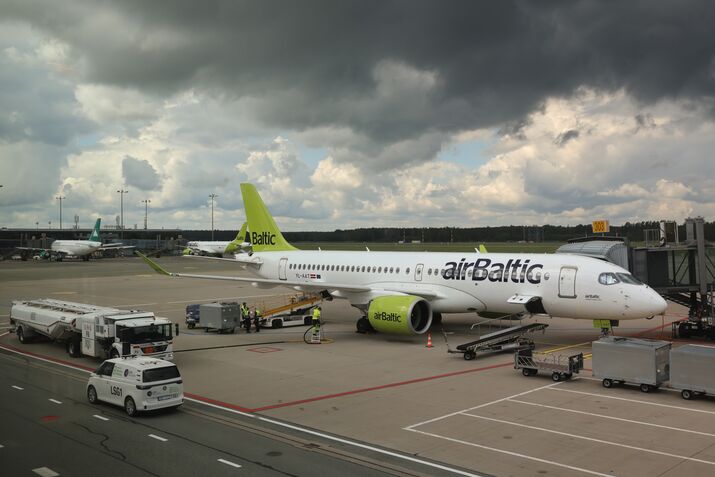 Europe Airlines Ramp Up Summer Capacity But Customers Book Late