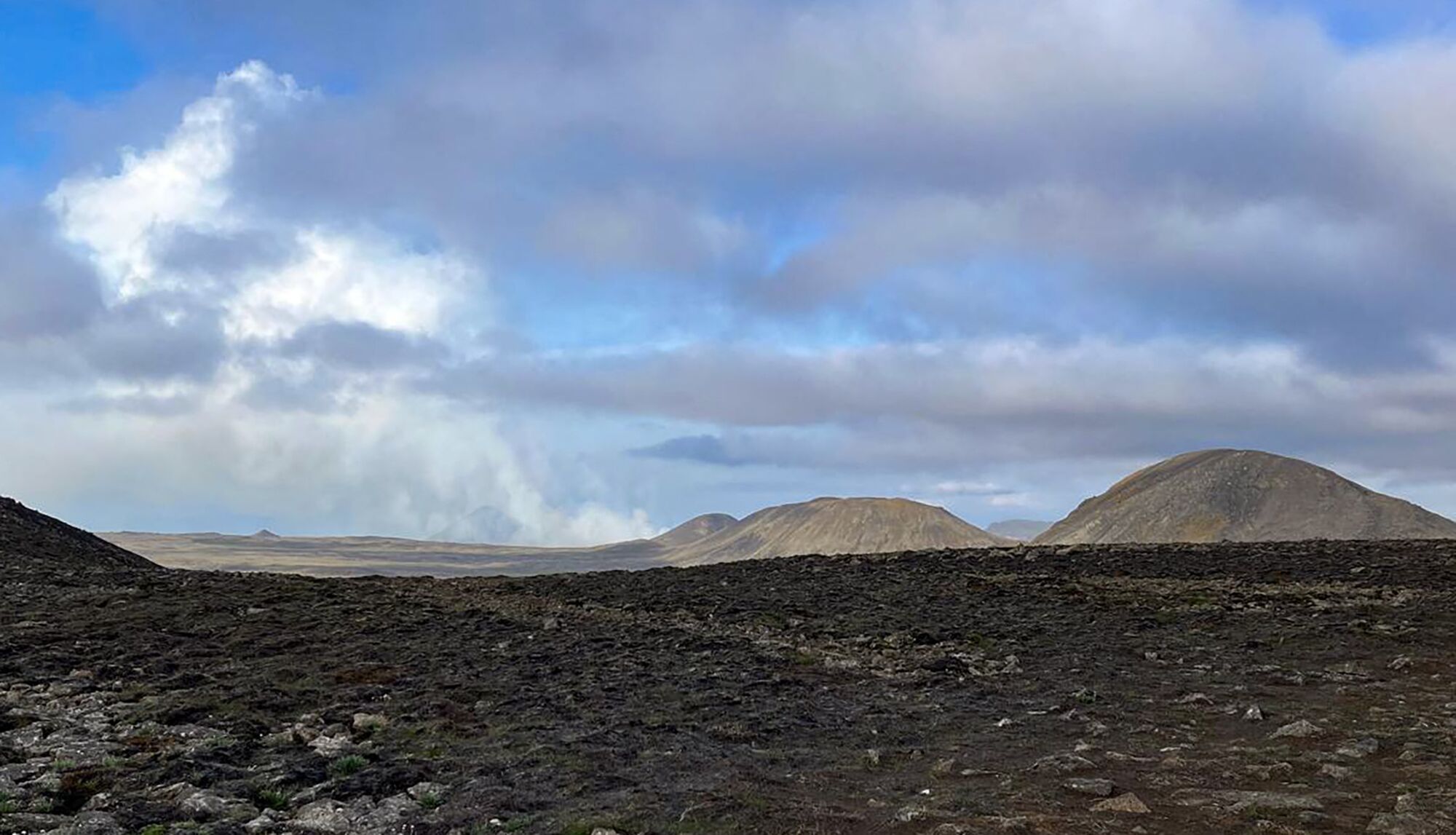 Iceland Volcano Eruption Near in Reykjanes Begins After Quakes - Bloomberg