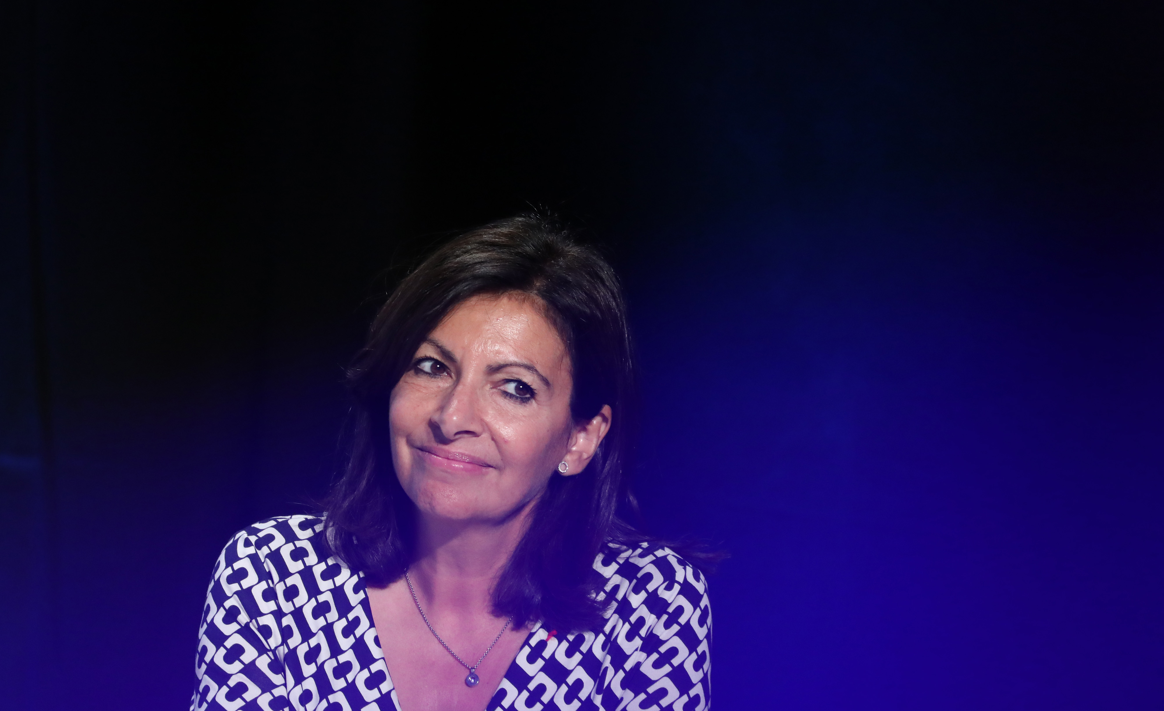 Paris Mayor Hidalgo Joins Crowded Race to Replace Macron Bloomberg