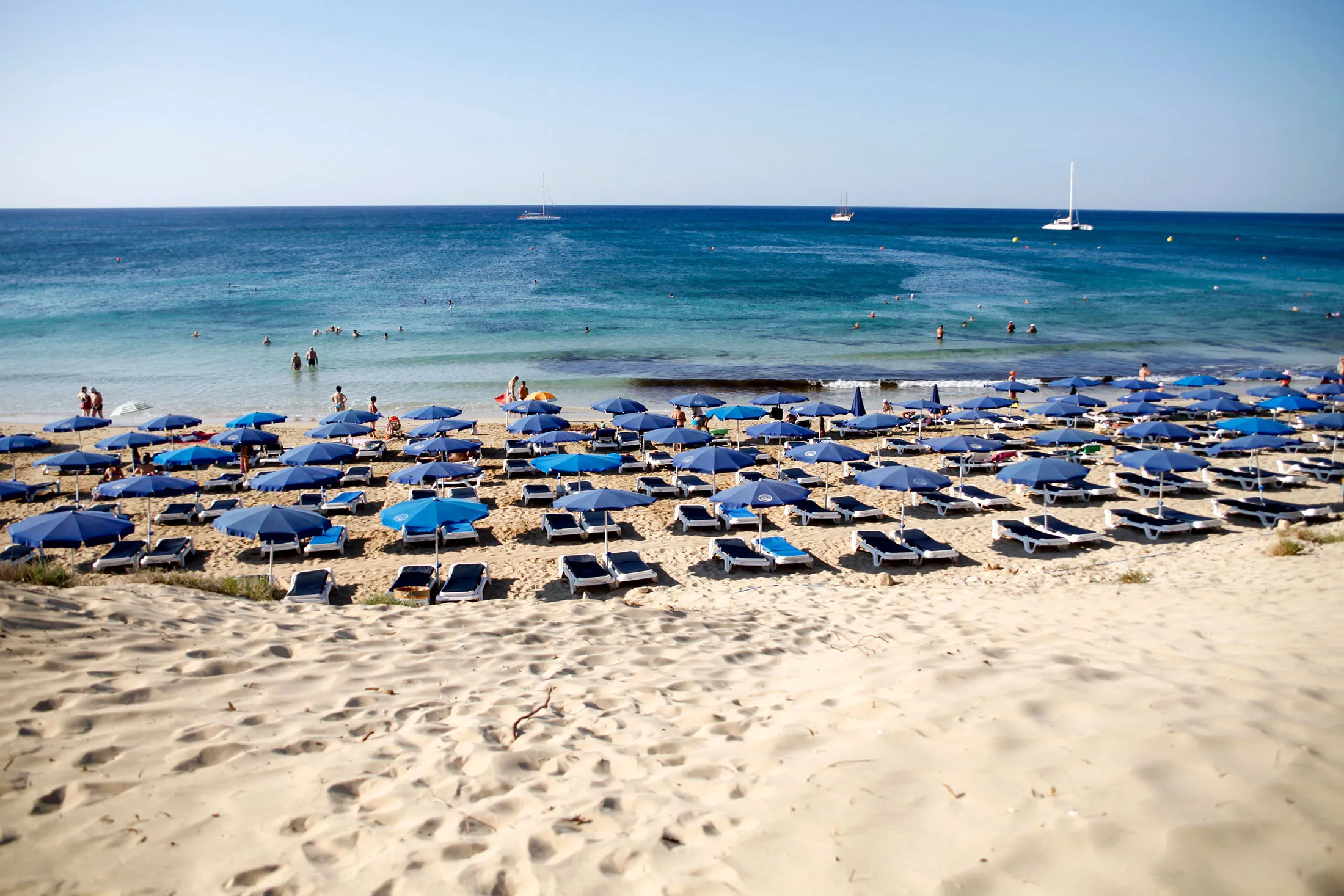 DOUNIAMAG-CYPRUS-TOURISM-WASTE-ENVIRONMENT-ECONOMY