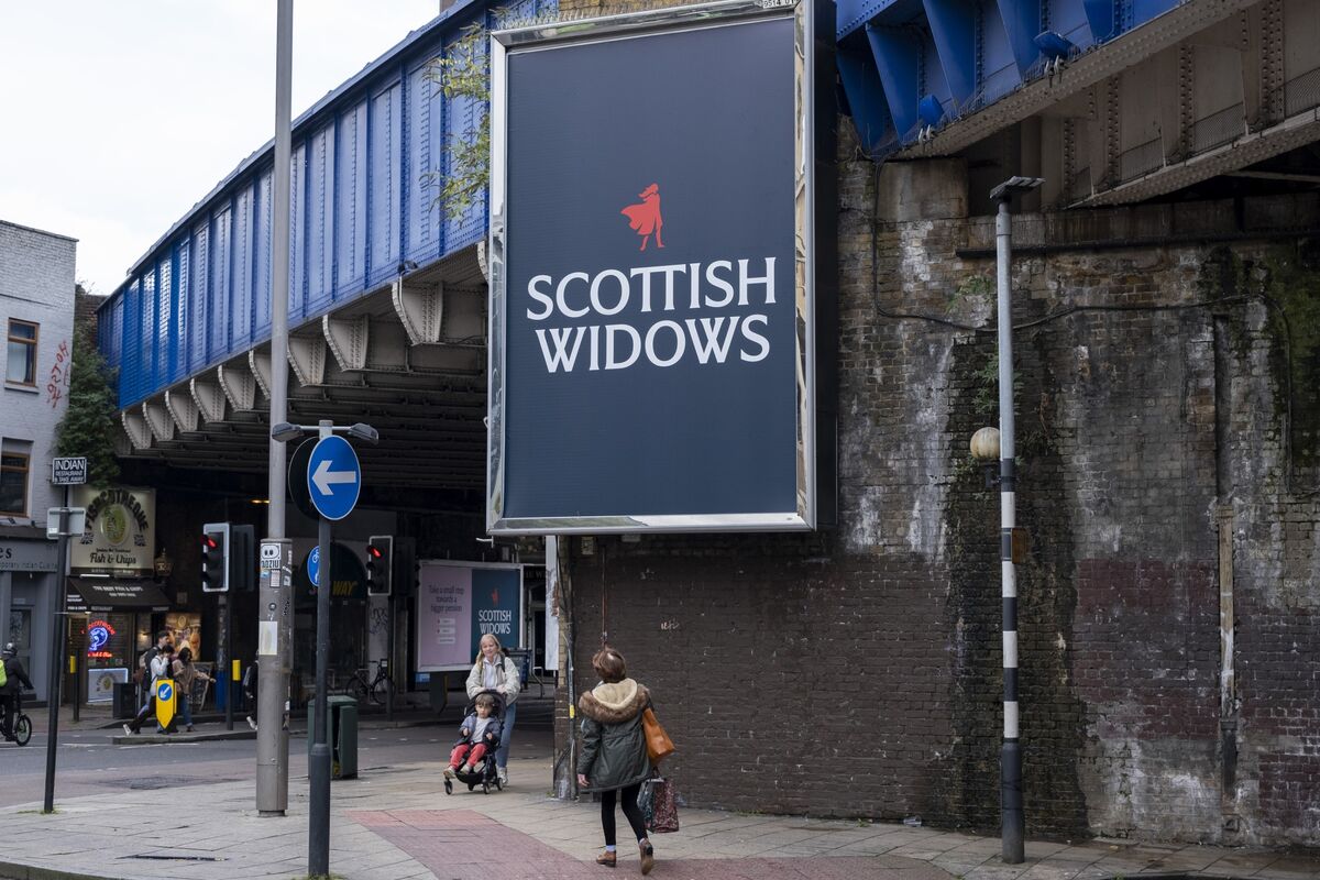 bloomberg.com - Leonard Kehnscherper - Chesnara to Buy Lloyds' Scottish Widows Europe for €110 Million
