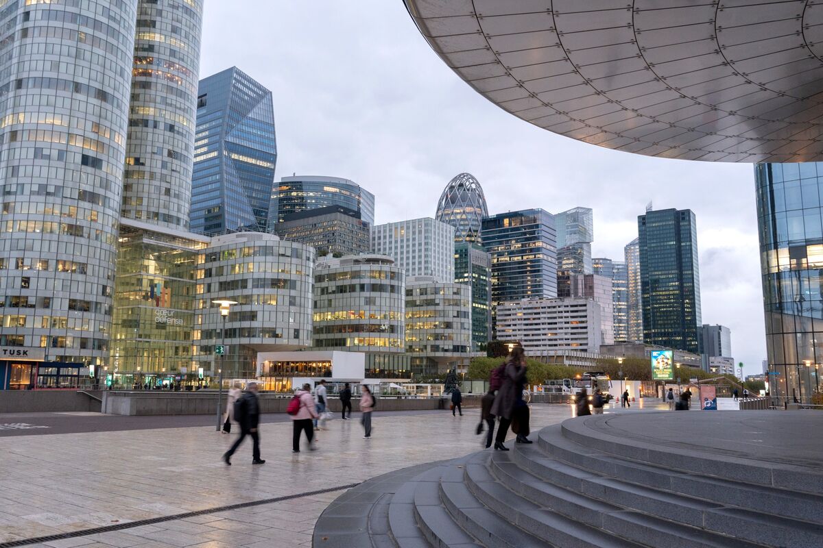 Will AI’s Next Casualty Be Paris’ Office Towers?