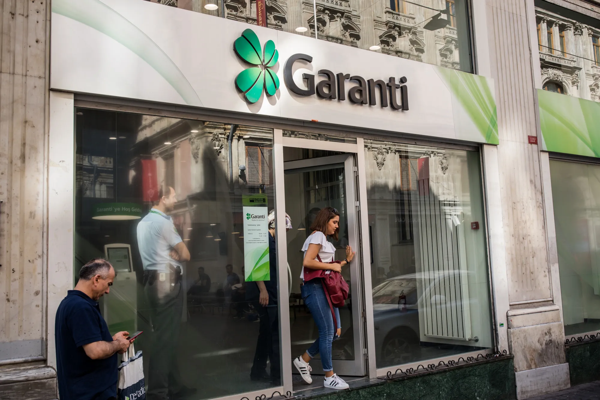 A Turkiye Garanti Bankasi&nbsp;bank branch in Istanbul.