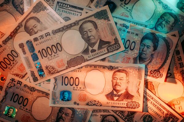 Japan Likely Used $30 Billion in Follow-Up Yen Intervention