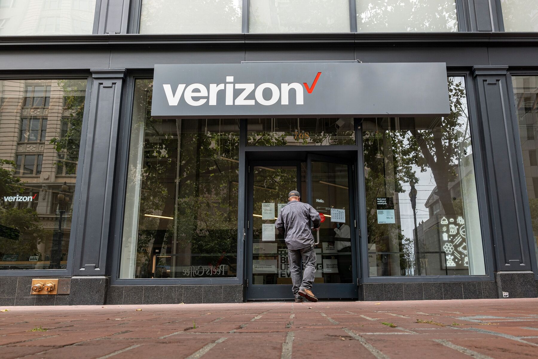 Verizon, Honda, PG&E Are at Risk for Credit Spread Widening Bloomberg