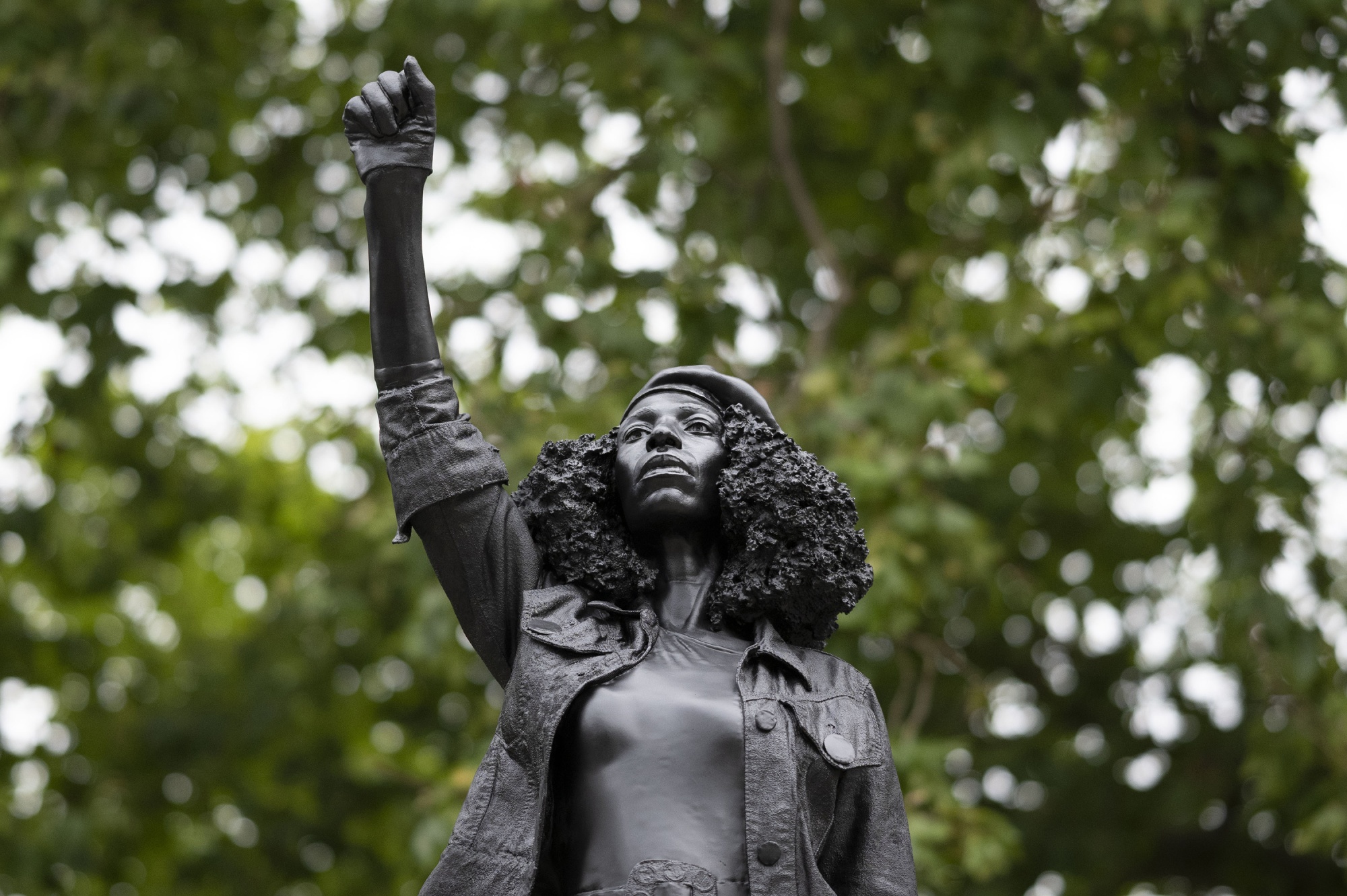 Black Lives Matter Protester Statue Replaces Slave Trader in U.K ...