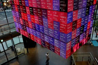 JAPAN-ECONOMIC-STOCKS