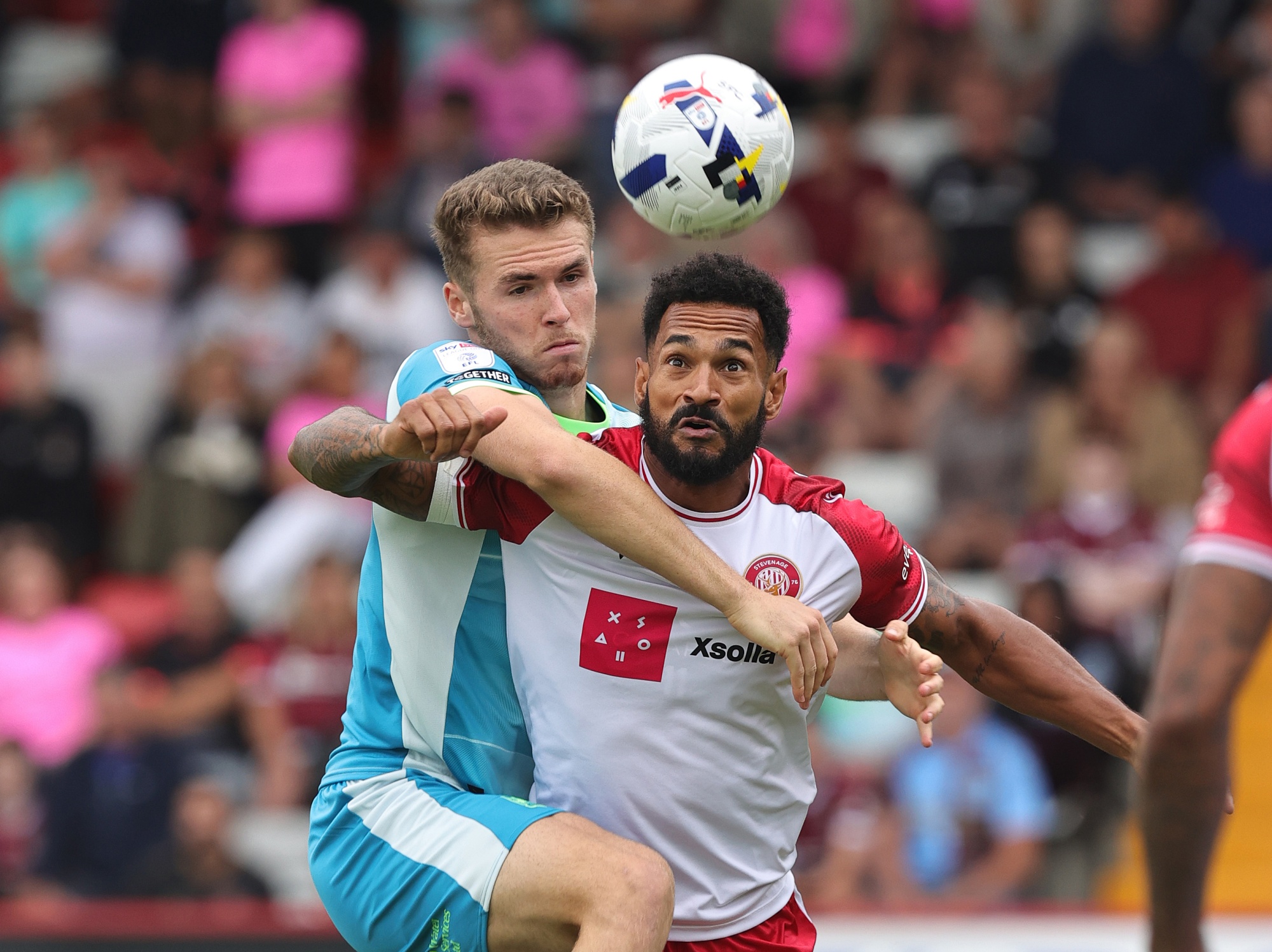Max Dyche of Northampton Town contests the ball with Jordan Roberts of Stevenage during the Sky Bet League One match between Stevenage and Northampton Town at The Lamex Stadium on August 16, 2025 in Stevenage, England. Photographer: Pete Norton&#x2F;Getty Images