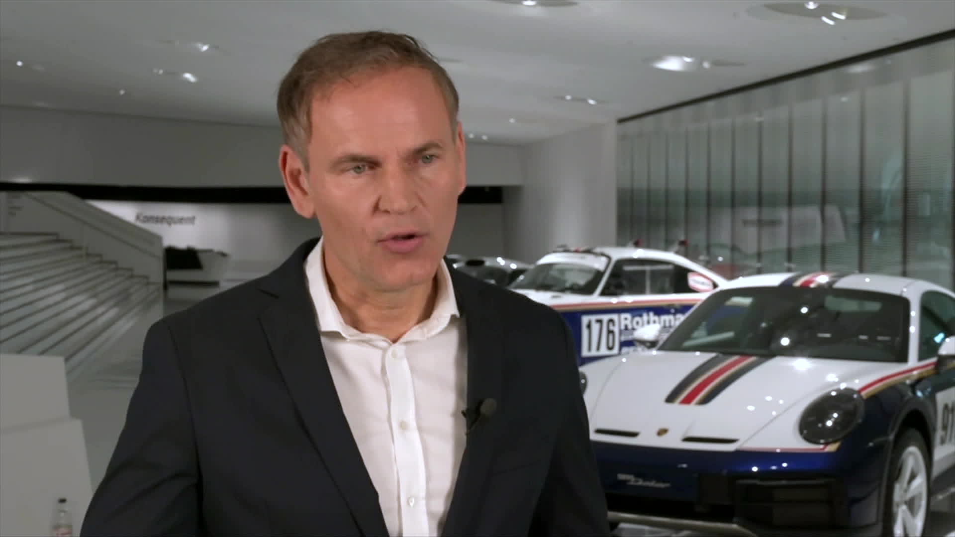 Watch Porsche CEO on Outlook, Vehicle Customization, 911 Hybrid Bloomberg