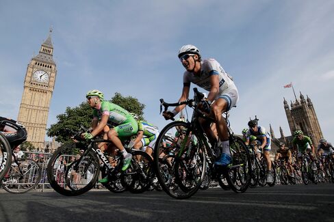 Gel-Squeezing Cyclists in Lycra Fuel Science in Sport Share Sale