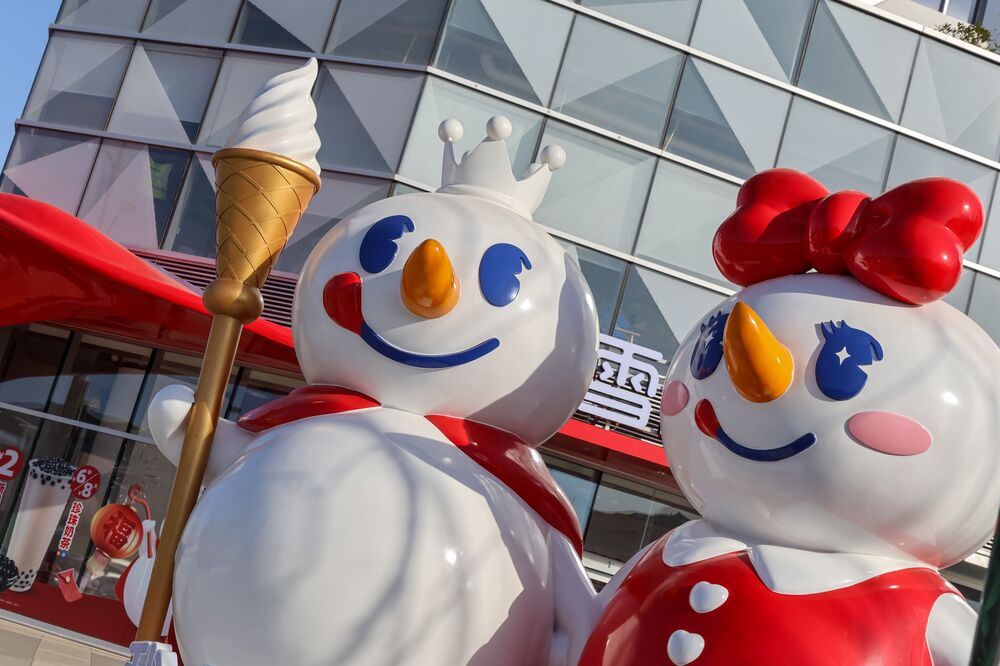 タピオカティーの中国MIXUE、香港上場初日に株価急伸 - Bloomberg