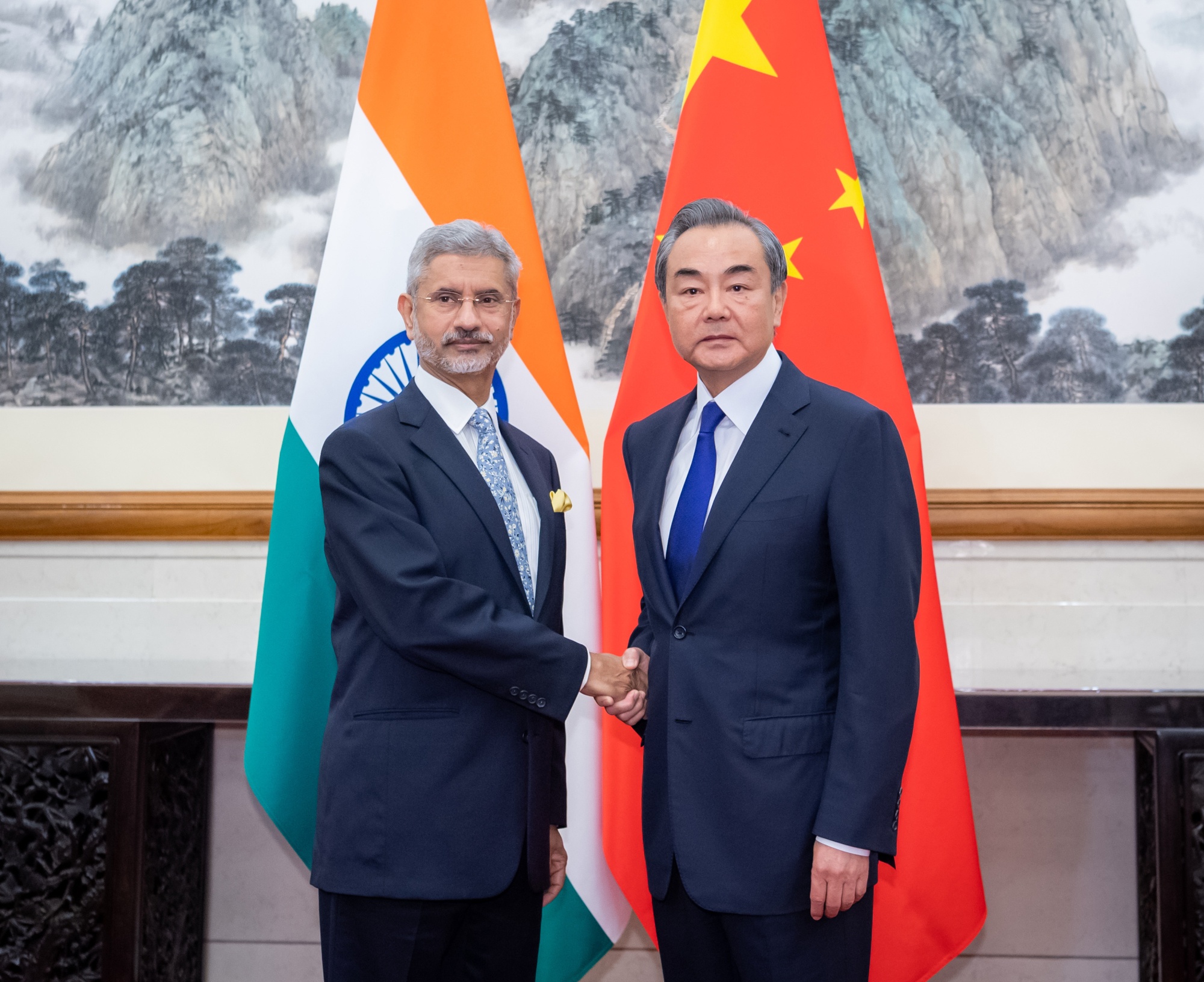 China Foreign Minister to Make First India Visit Since 2019 - Bloomberg
