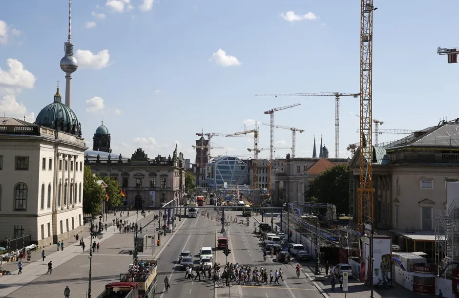 The most attractive section of Unter Den Linden, with the Berlin City Palace construction site in the background.
