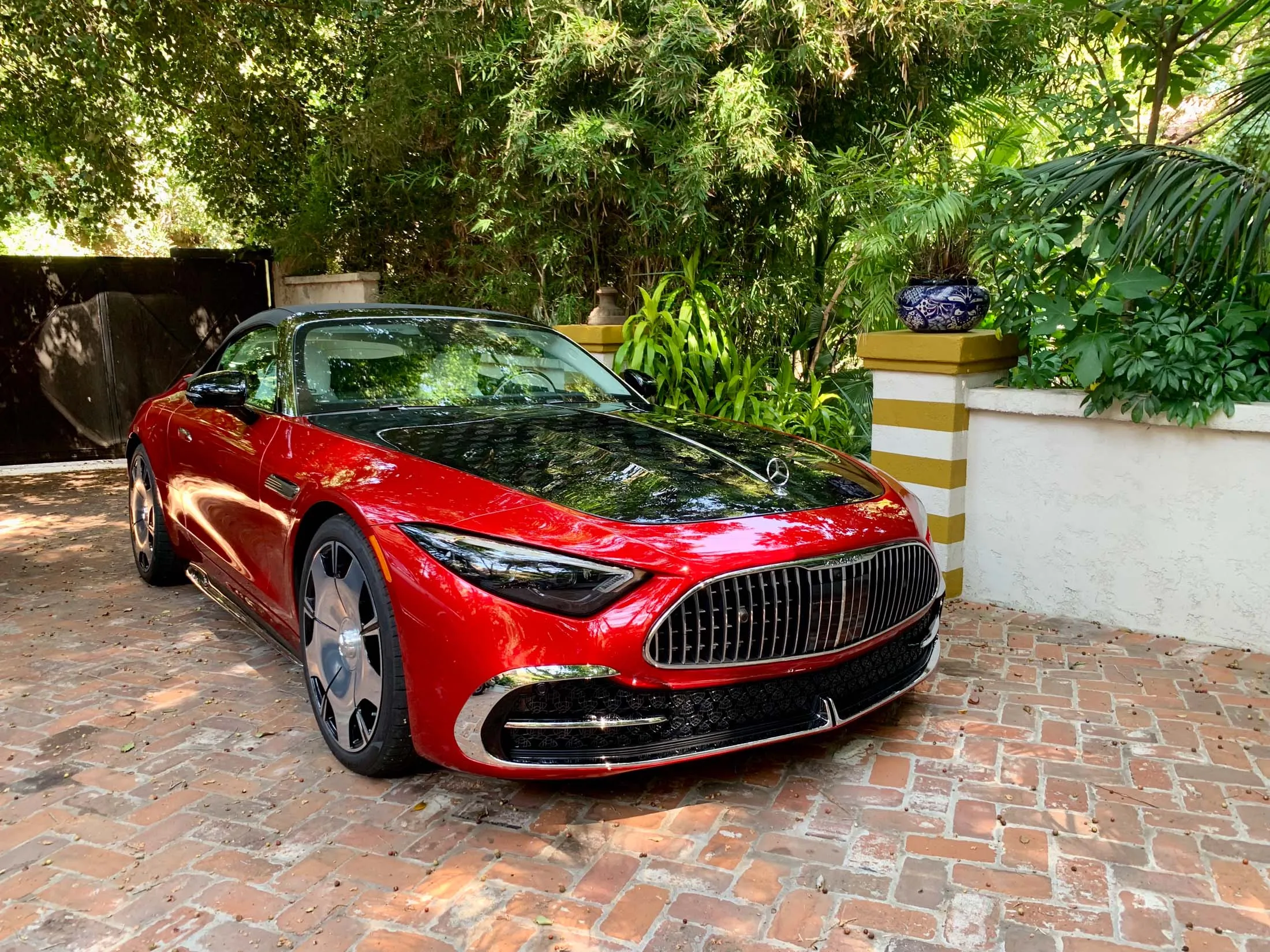 The&nbsp;2026 Mercedes-Maybach SL 680 Monogram Series convertible.&nbsp;