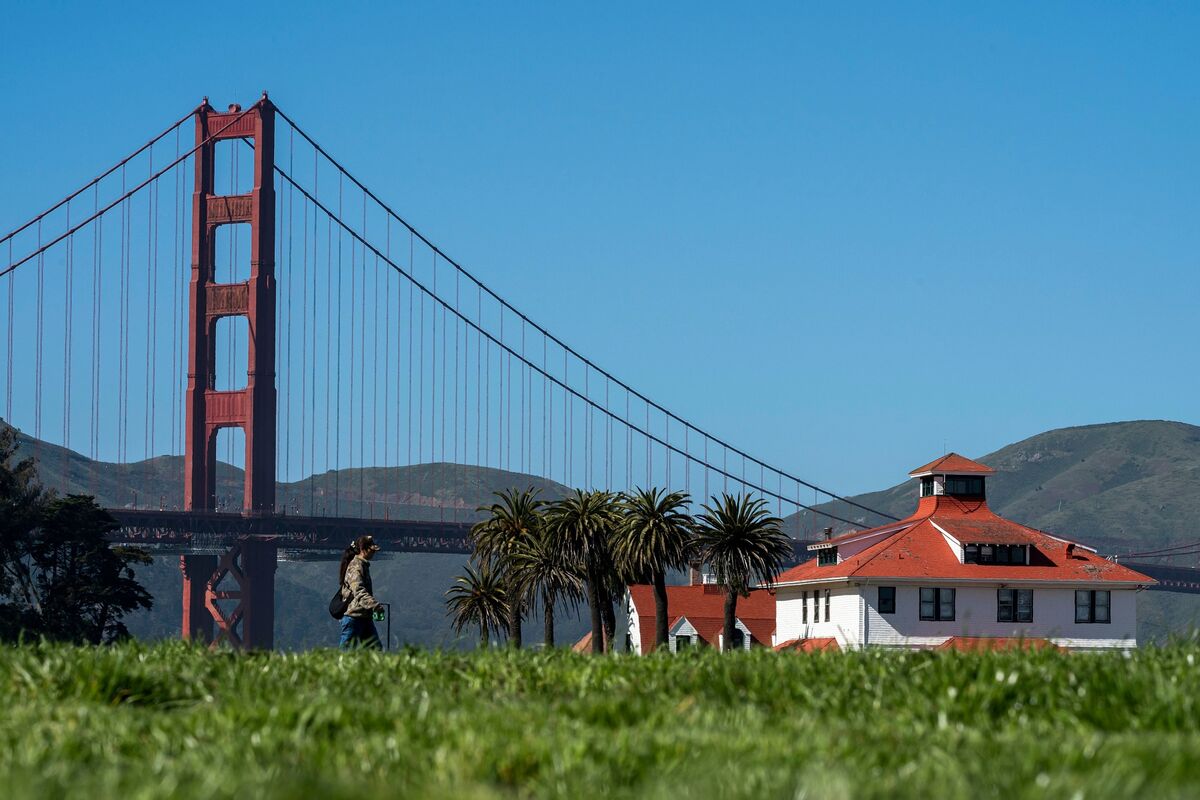 New Billionaires Everywhere Deepen California Divisions
