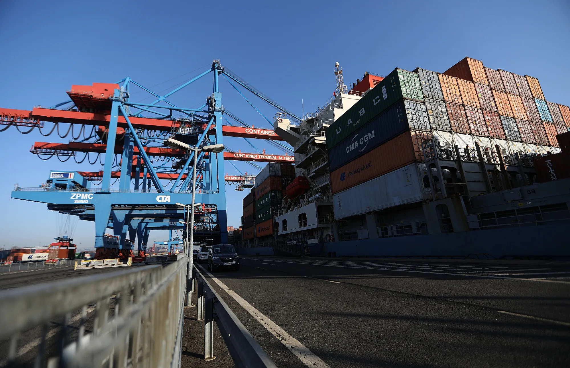 Operations at the HHLA Container Terminal Altenwerder (CTA) in the port of Hamburg.