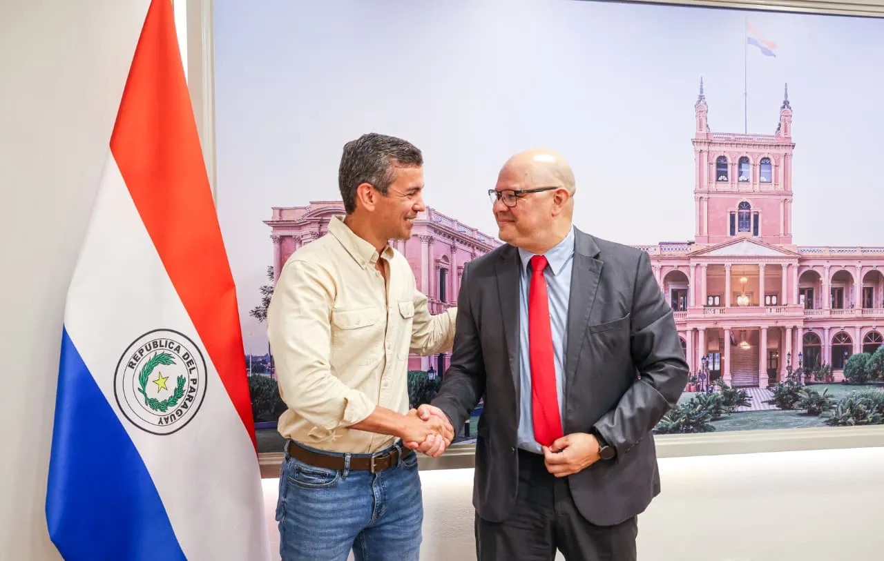 Paraguay’s President Santiago Peña, left, and Oscar Lovera.
