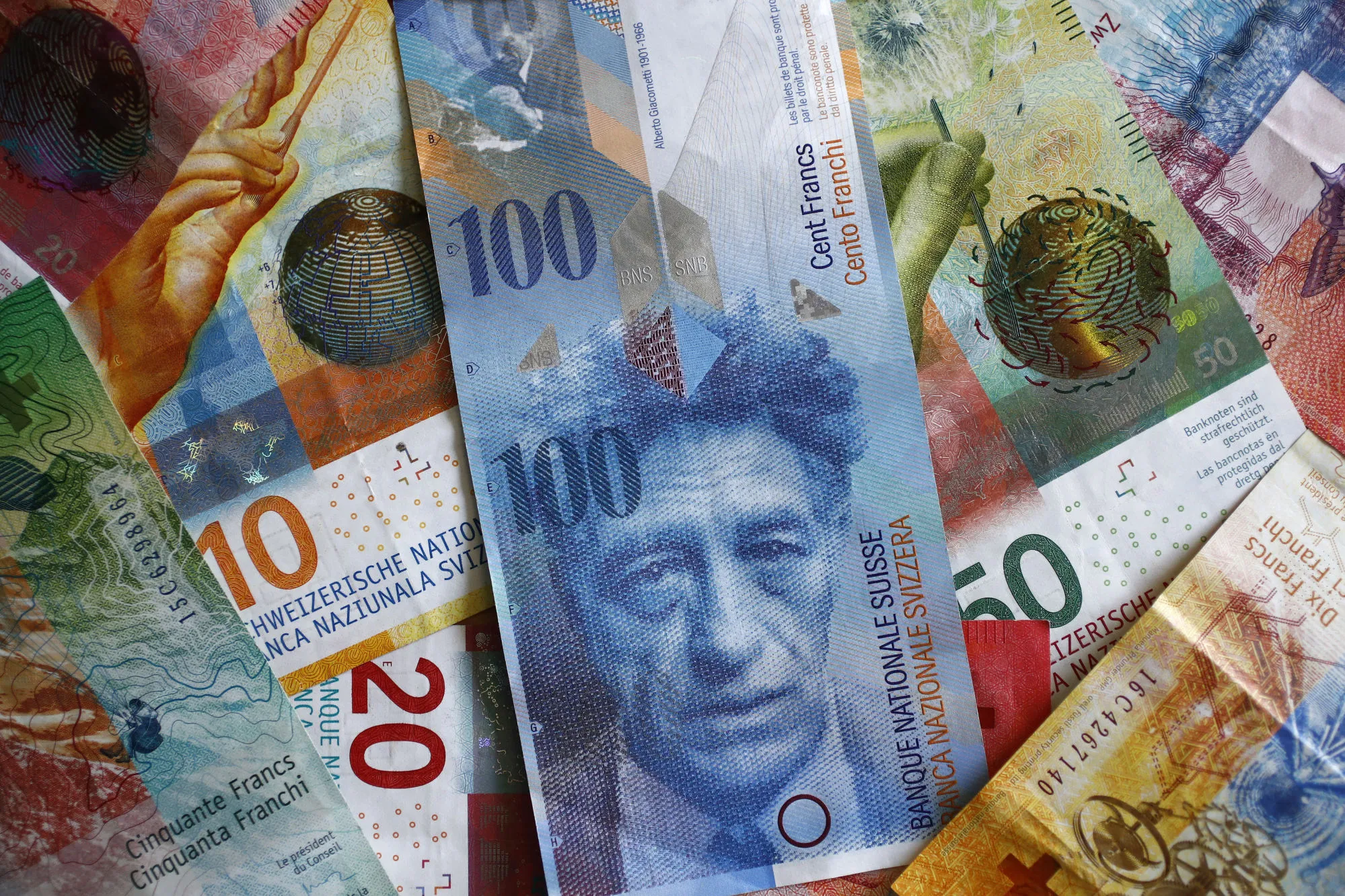 Swiss Franc Rally May Run Out of Steam as Gains Risk Irking SNB - Bloomberg