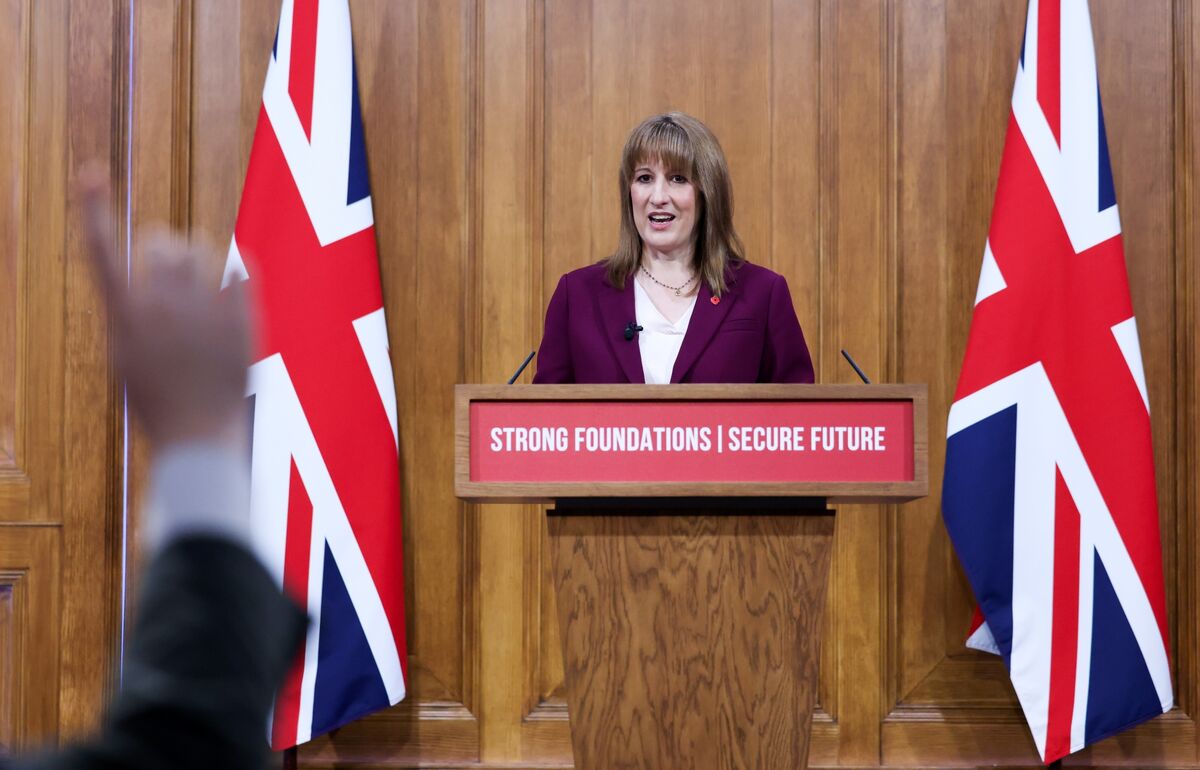 BOE’s Close Call on Rates Can’t Eclipse Budget Drama