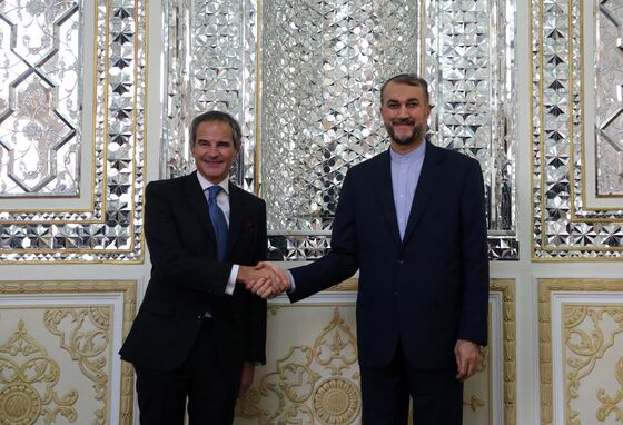 UN Nuclear Inspectors End Iran Trip Short Ahead of Vienna Talks