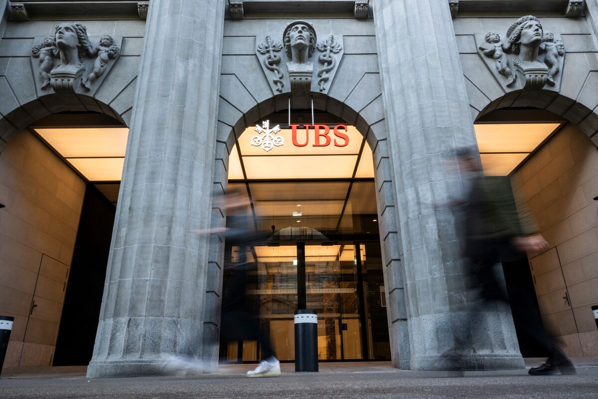 UBS Gets Some Love From Switzerland and a Plea to Stay Put