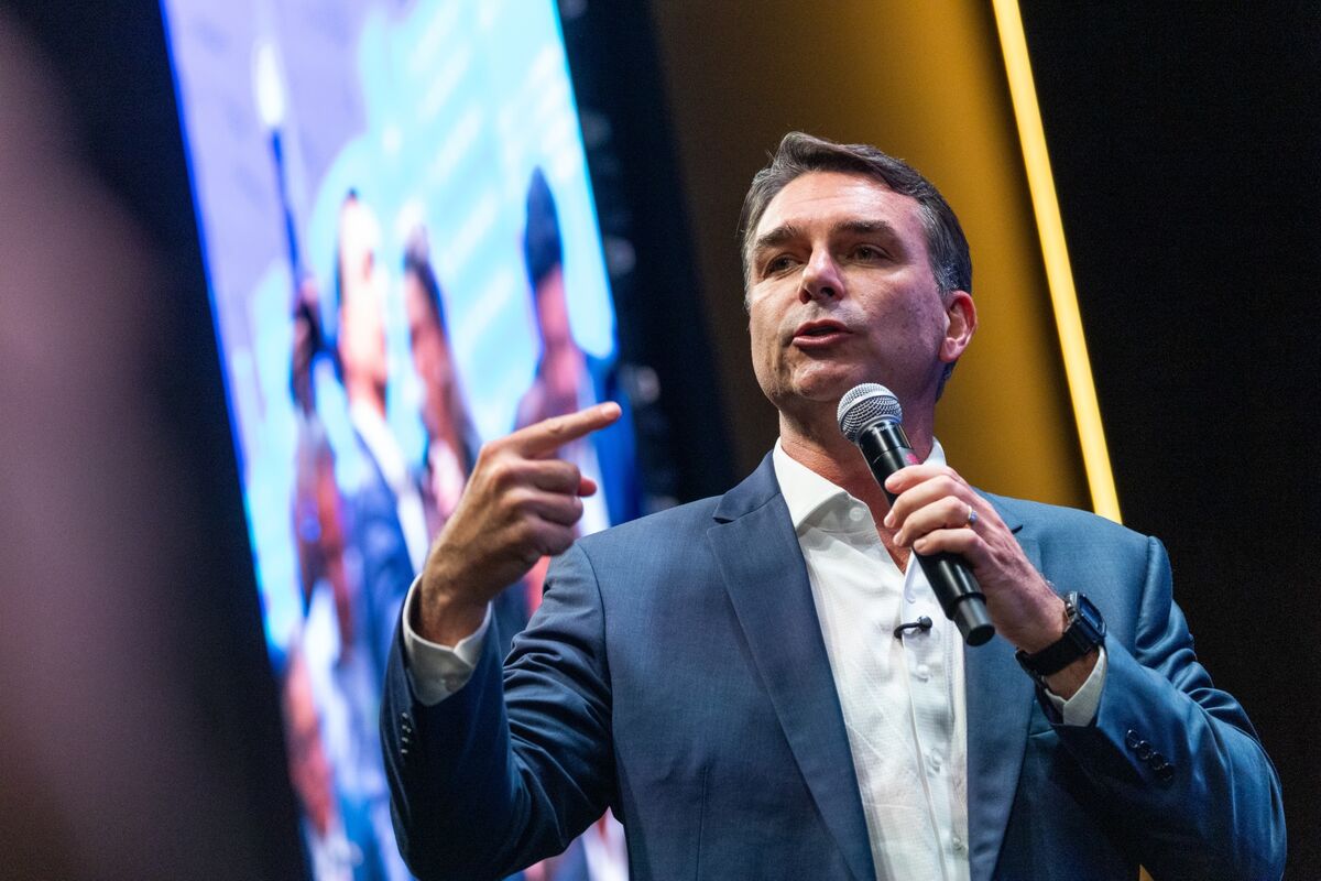 Bolsonaro’s Election Lead Raises the Odds of Brazil Oil Asset Sale